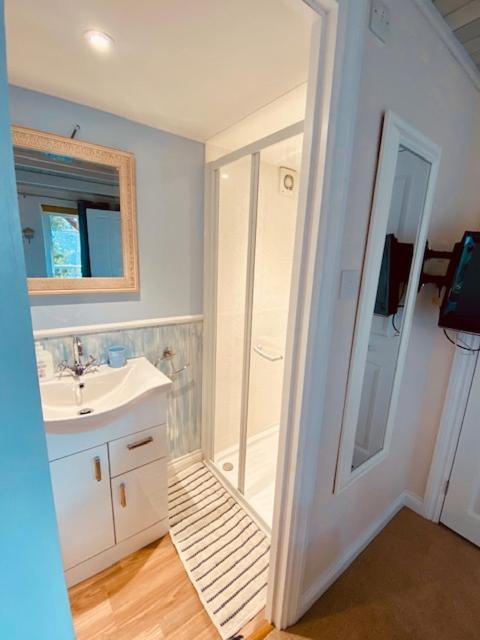 Villa Blankednick Boltholes - 3 Beautiful Family Or Couples Cornish Getaways à Truro Extérieur photo